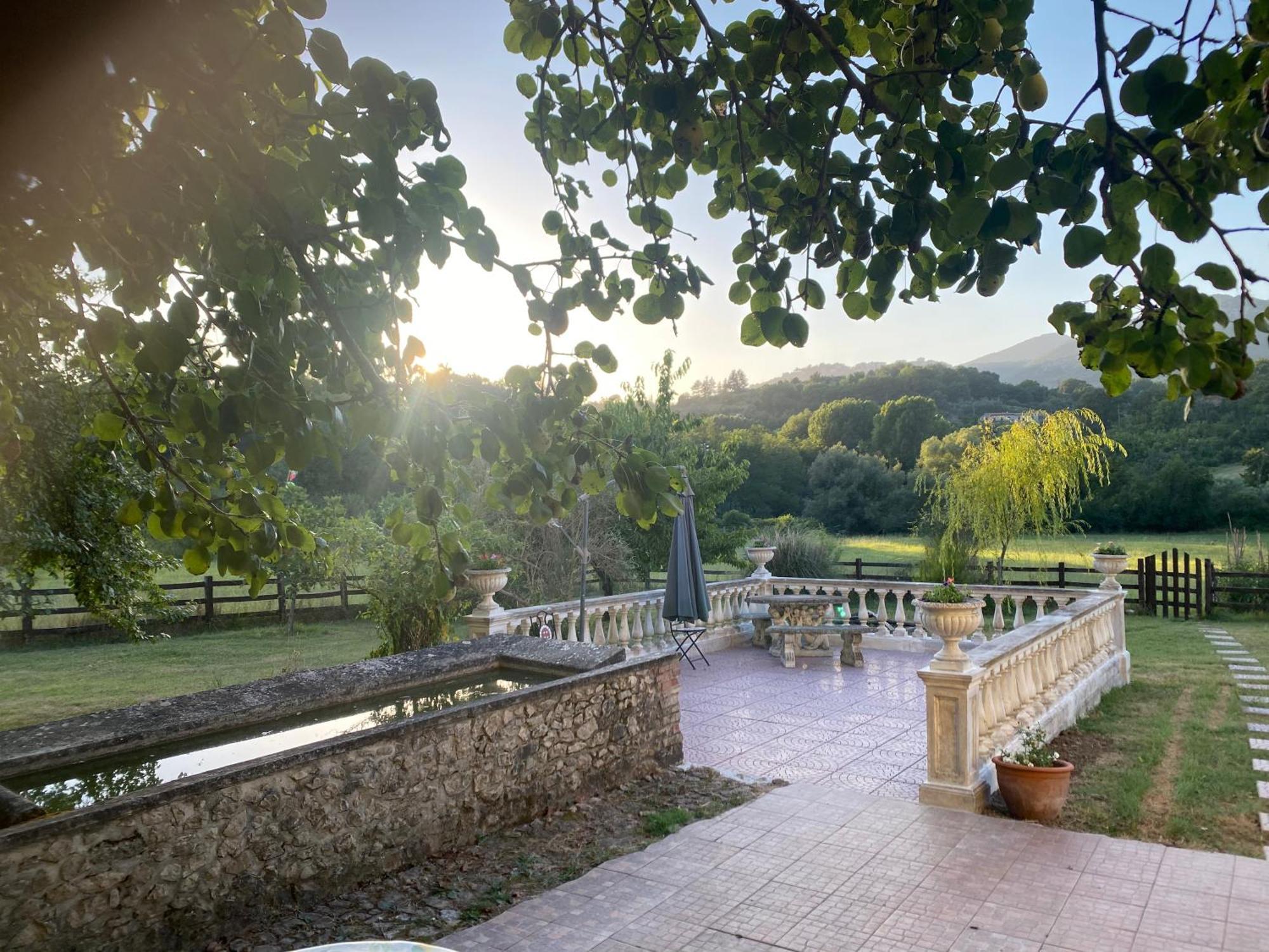 Villa Casale Delle Ginestre. Castel Madama Exterior foto